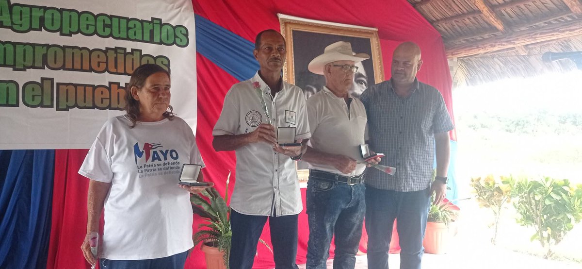Colina_CTCuba's tweet photo. 🇨🇺👉🚨 Pinar sede del acto por el Día del Trabajador Agropecuario

👉Con un llamado a elevar las producciones, diversificar los cultivos y afianzar la soberanía alimentaria desde cada colectivo d base, se celebró este sábado el acto nacional por el Día del Trabajador Agropecuario https://t.co/rB8MAF6pBm