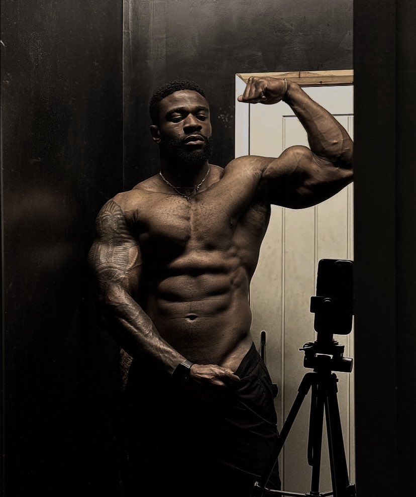 G0RILLAH4NDS's tweet photo. ⠀⠀⠀⠀⠀⠀⠀⠀⠀

⠀⠀ ⠀𝐉𝐎𝐇𝐍 𝐊𝐄𝐋𝐋𝐎𝐆𝐆.
⠀⠀ ⠀gym instructor. c̶o̶n̶t̶e̶n̶t̶ creator.⠀
⠀⠀ ⠀𝙜𝙤𝙧𝙞𝙡𝙡𝙖. exhibitionist. rude.
⠀⠀ ⠀soft and hard kinks. explicit porn.
⠀⠀ ⠀bisexual. — dm’s open. 

⠀⠀⠀⠀⠀ https://t.co/PeljMbfpNs