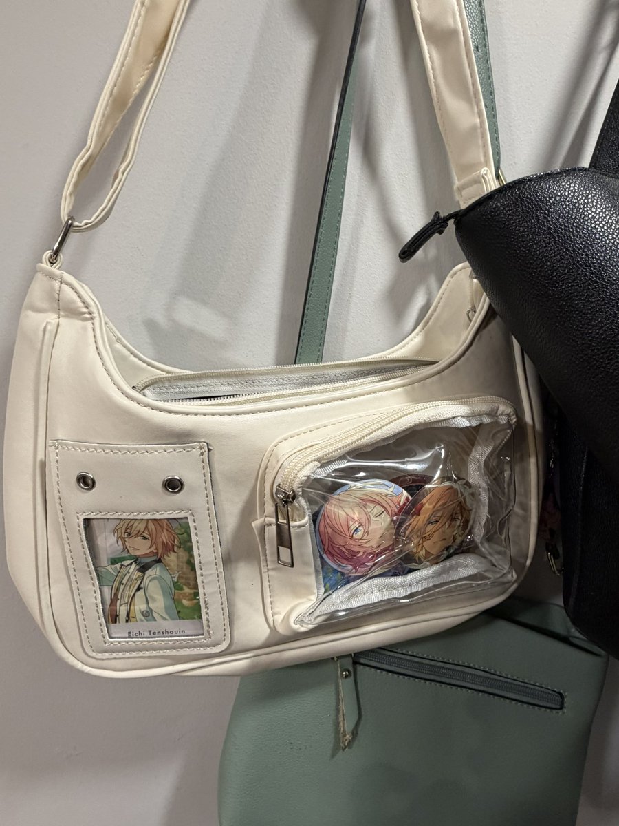 soupphic's tweet photo. finally bought a bag.. i probably won’t get a bigger one for a while because eichi pins are horrendously expensive + i’m working on an ita bag for shigrace https://t.co/HmgGx2eXB2