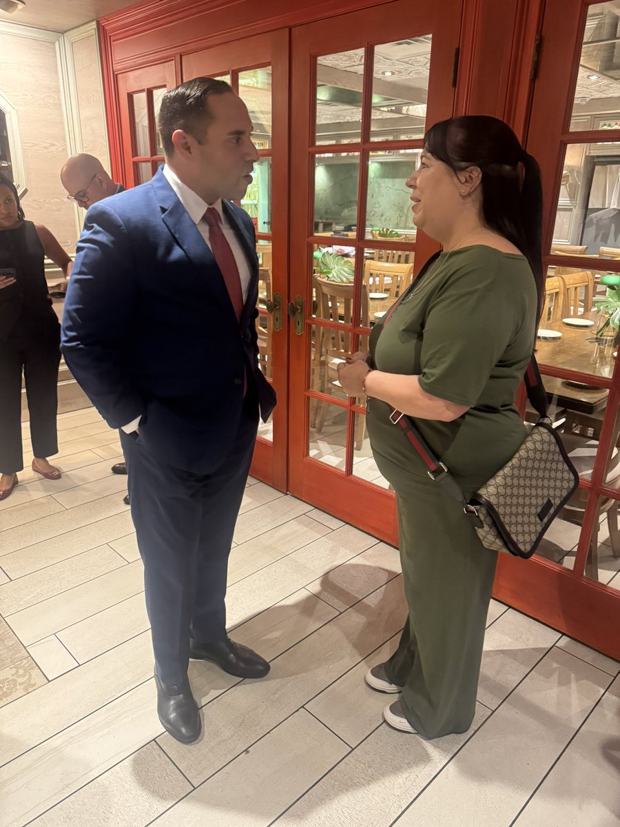 Mercyscorner21's tweet photo. The future is bright for Florida 🙏🙏🙏 https://t.co/dcWj6xi43D