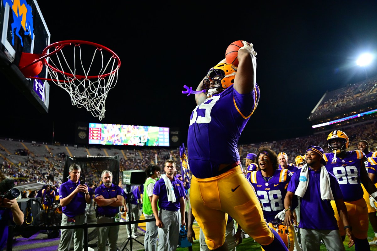 LSUfootball's tweet photo. WITH EMPHASIS 

@DeuceGeralds https://t.co/UAbV8EIGNL