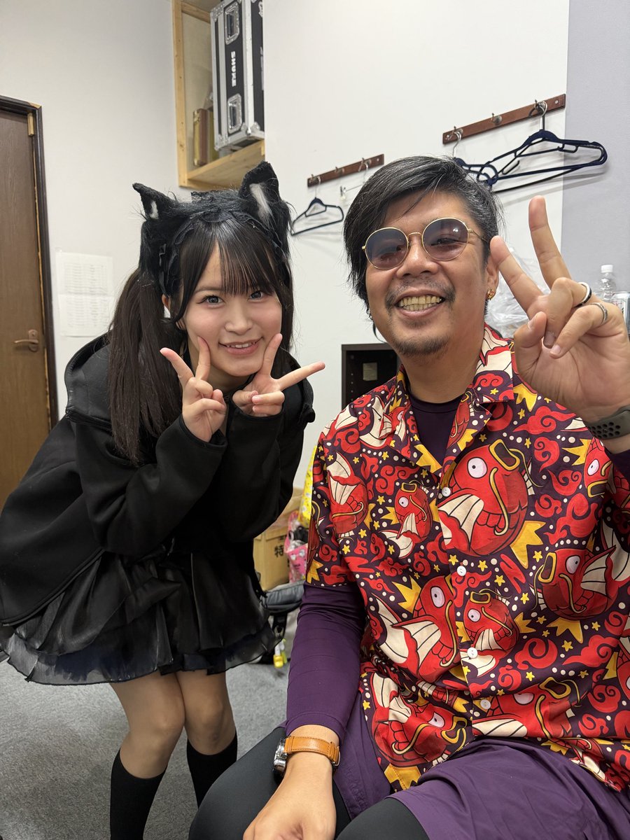 bicbavooom1's tweet photo. ブレイキングみくすとVol.1
ありがとうございました！！
可愛い子たちといっぱい写真撮れて、おじさん幸せ✨
最後は潰れたおじさんに現実に戻された
当たり前が当たり前じゃないって感覚、忘れずに生きます！
お誕生日プレゼントもたくさんありがとうございました！ https://t.co/qPKmOd5vLr