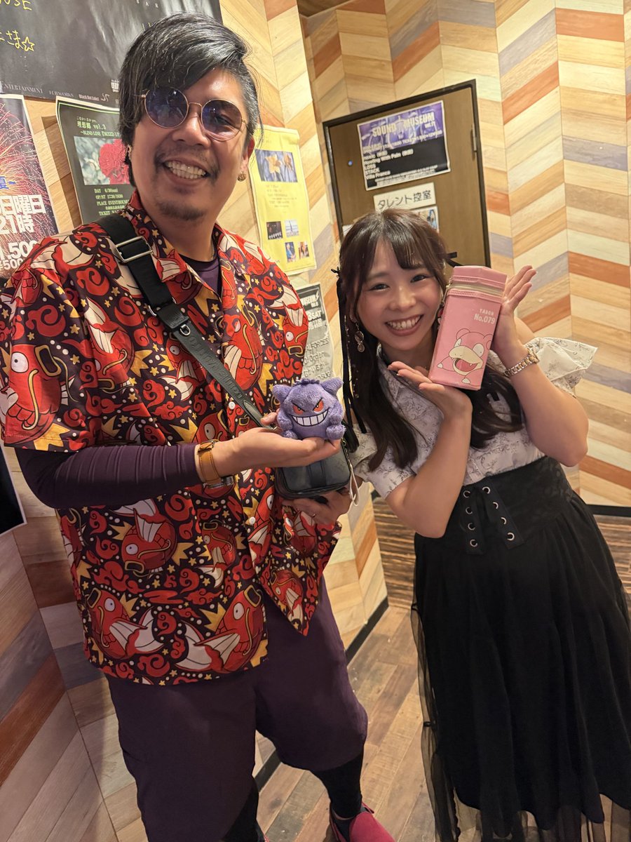 bicbavooom1's tweet photo. ブレイキングみくすとVol.1
ありがとうございました！！
可愛い子たちといっぱい写真撮れて、おじさん幸せ✨
最後は潰れたおじさんに現実に戻された
当たり前が当たり前じゃないって感覚、忘れずに生きます！
お誕生日プレゼントもたくさんありがとうございました！ https://t.co/qPKmOd5vLr