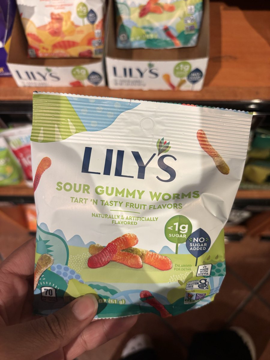 lesbich4r's tweet photo. crazy ass fiber on this small bag of gummy worms I found the other day https://t.co/KusF5hey0H