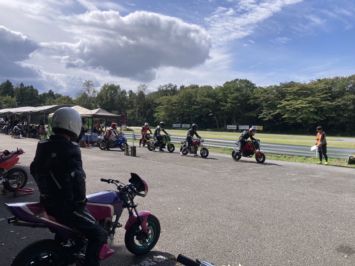 tibun13's tweet photo. グッドサンデーレーサーズミニ
井頭モーターパーク https://t.co/VfZs58K5cD