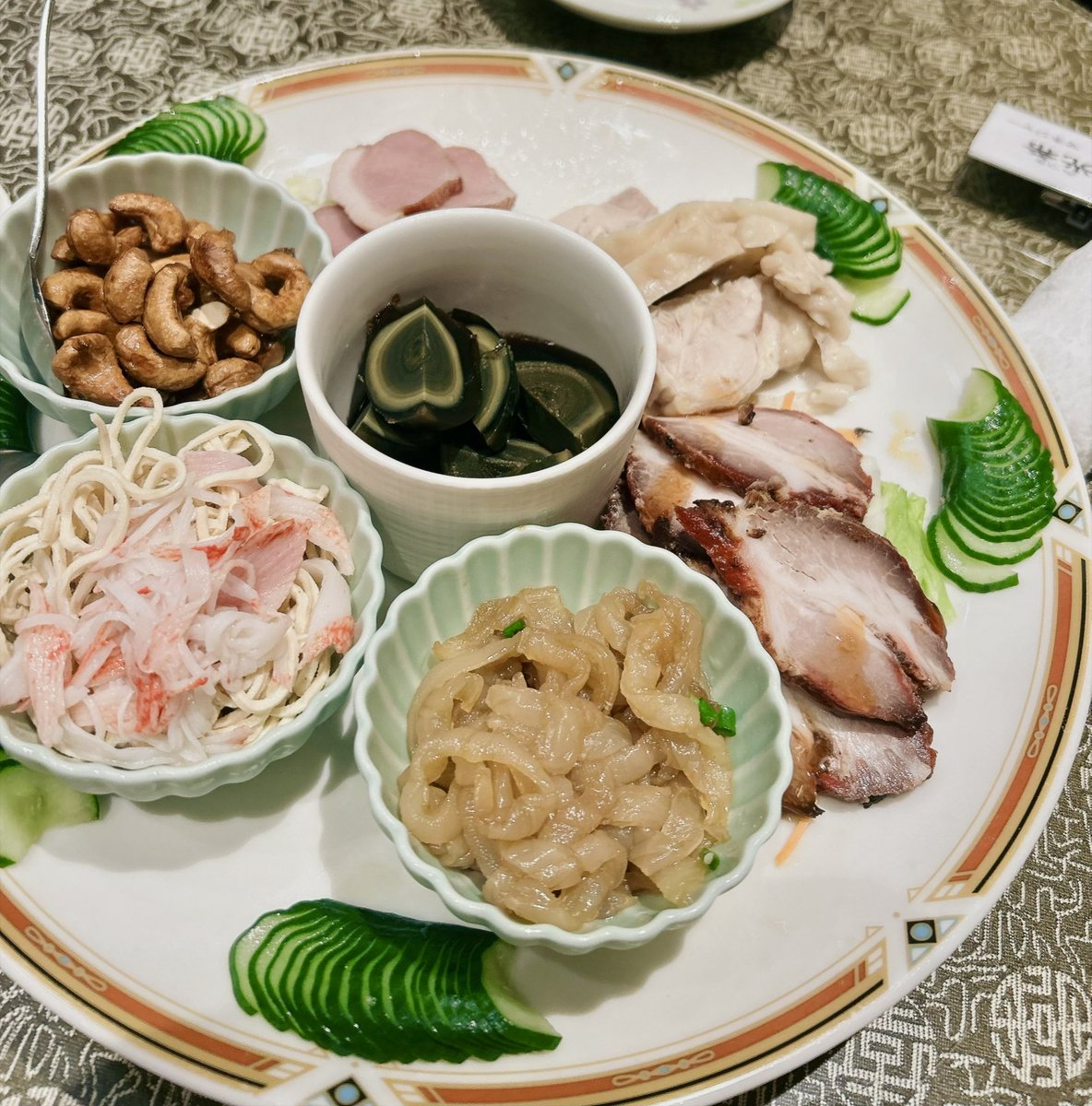 nomiarukinosuke's tweet photo. 上海庭 神保町店
宴会コースで、
東京都千代田区神田神保町1-15-2 小学館すずらん通りビル B1F
https://t.co/WRnUrwHm4A
#神田中華
#神保町中華
#上海庭 神保町店 https://t.co/V6CDgPAZvT