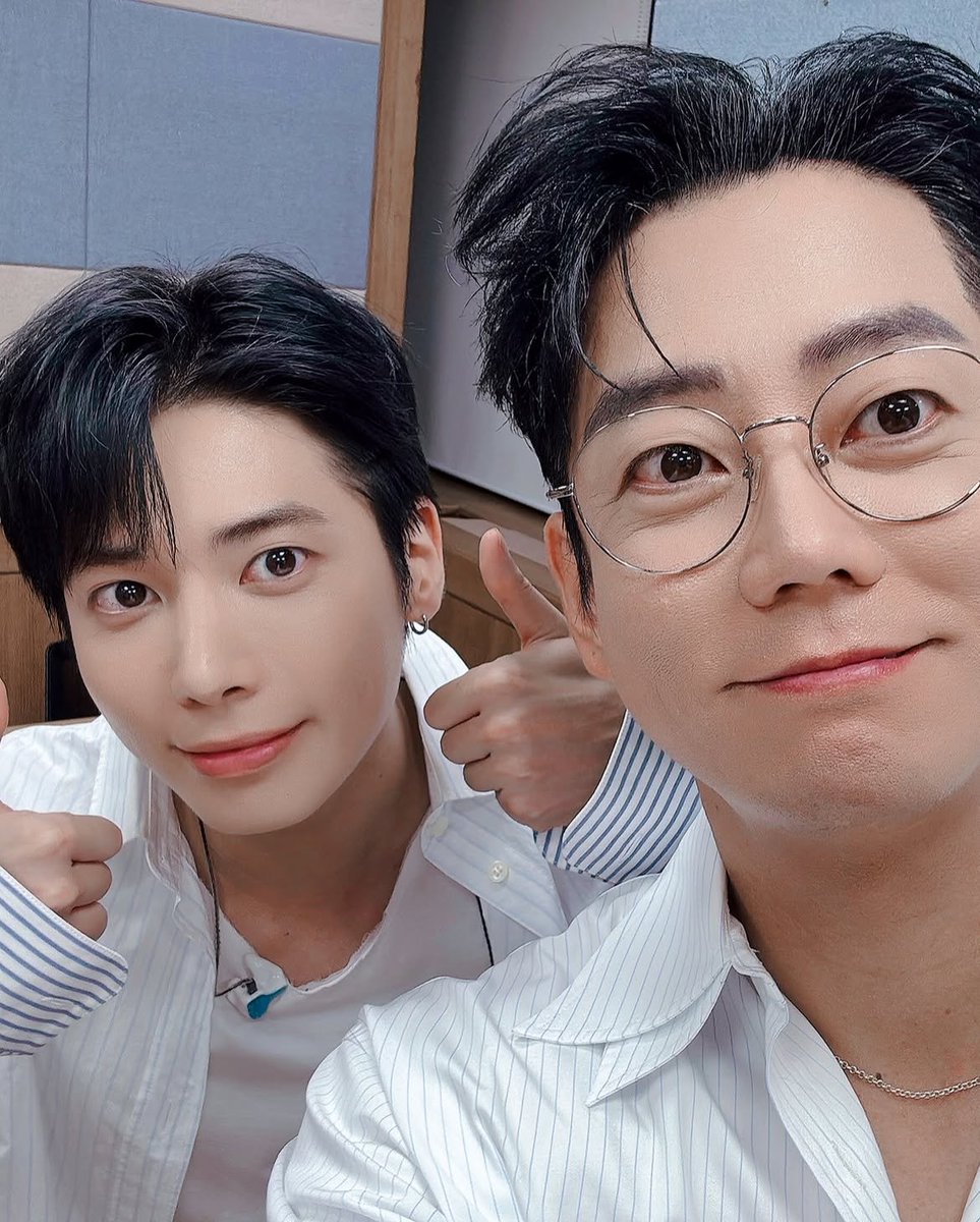 TXTintl_twt's tweet photo. INSTAGRAM UPDATE 📷

@/begin_again_openmic Post

💬[Behind the Scenes] After the Ulsan busking, the after-party is a group photo time?! 📸 United by music, sharing our busking proof shots

🔗https://t.co/Y3qWV9XQtf

#TAEHYUN #태현 https://t.co/Ohg4w1V60H