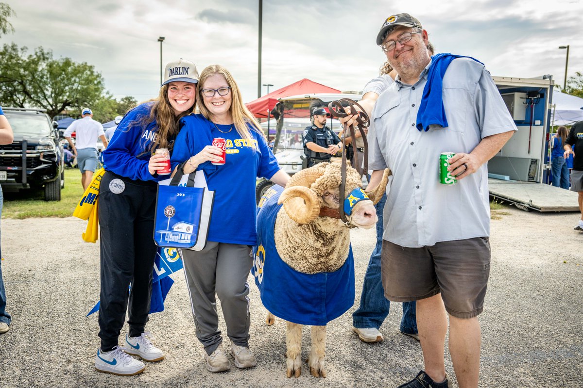 AngeloState's tweet photo. It's always a better Ram Jam when you're with the FAM! 🐏💛

A huge shout out to our extended Ram families for spending the weekend with us! https://t.co/8kUhZSqiX2