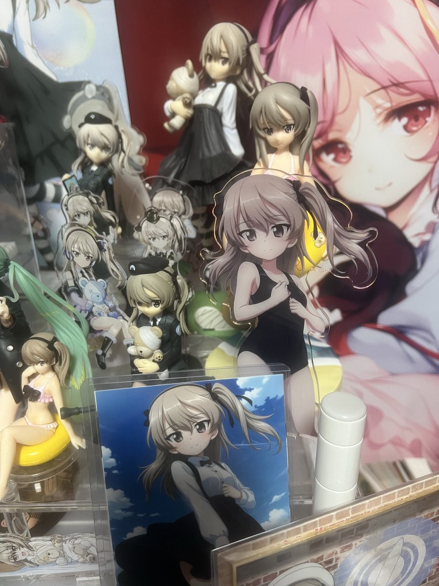 ItoYassi's tweet photo. #ガルパン #島田愛里寿
アリスちゃんのスク水アクスタ〜。
とりあえずテキトーに並べてみる。
来週はいよいよ最終章第5話が上映だねぇ(^^) https://t.co/LqzeamB7lV