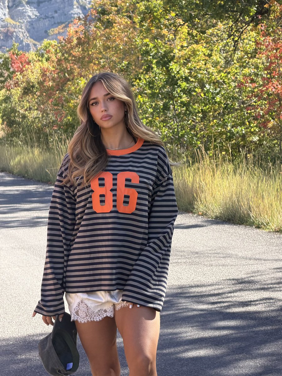 BreLeighdavis's tweet photo. Fall is my fav season! What is your favorite season??

These pictures were taken in Utah it’s so beautiful this time of year! The weather is perfect and the leaves are so vibrant 🤌🏽🍂🍁 https://t.co/rxJAlCe6rb