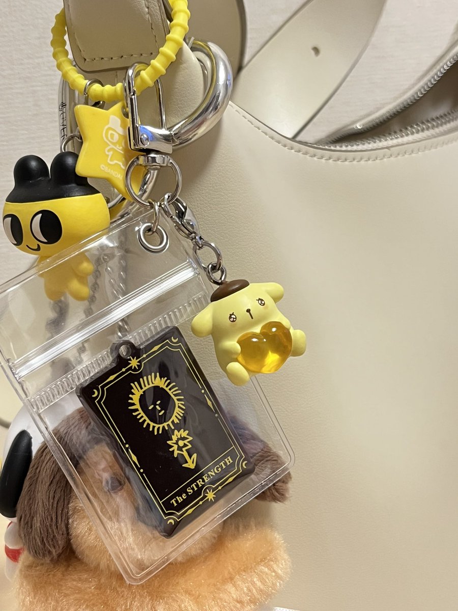 skullchung's tweet photo. FaTeグッズのアクリルチャーム、セリアで買えるこちらでカバーしてみたᐡ• ‧̫ •ᐡ꒱🪄⟡˖· https://t.co/yvO2TZtieb
