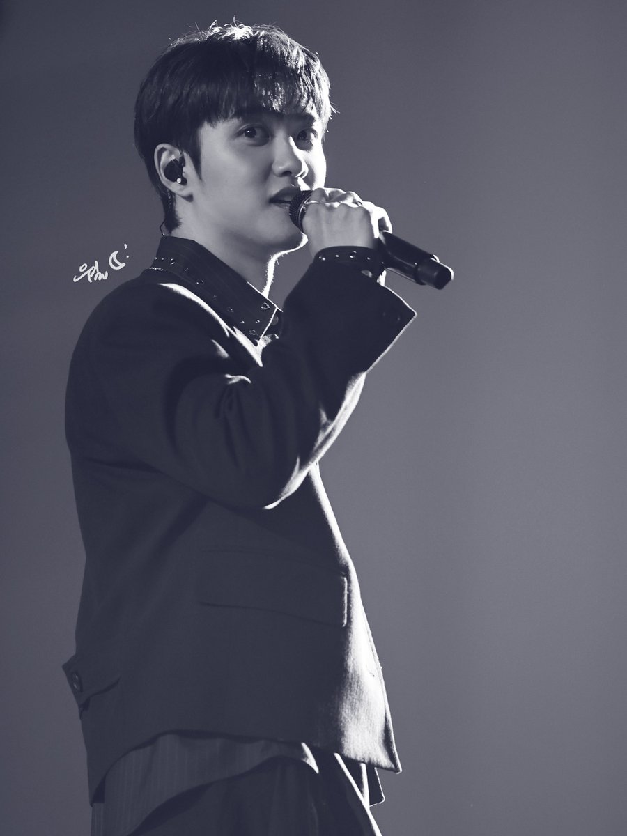 dal0808's tweet photo. 261002 Dohkyungsoo day off concert day1
뒷모습도 이쁘댜ㅜㅜ
#도경수 #엑소 #dohkyungsoo #exo #都暻秀 https://t.co/wnEQg1UY7k