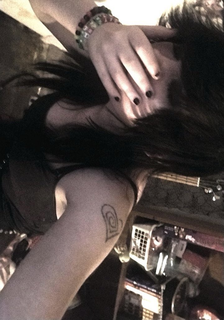 death_wish707's tweet photo. posting lw emo pics of meeee im so cool guys fer sure XD https://t.co/0kgLtNhI75