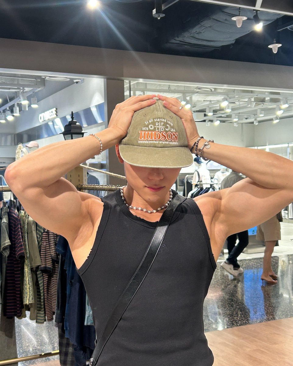 mensmootharmpit's tweet photo. https://t.co/SejRU7SkZQ