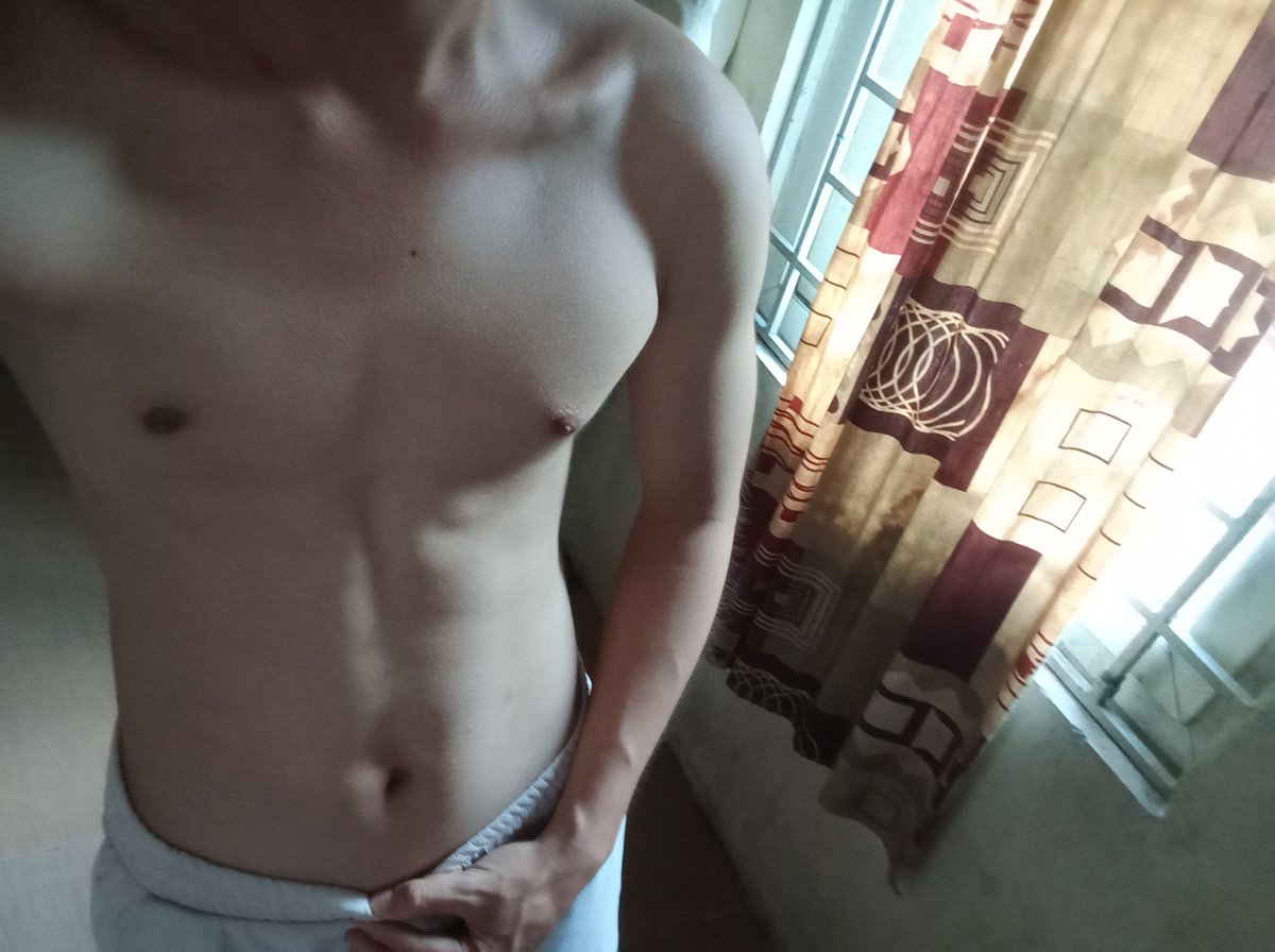 minhhh964's tweet photo. em k9 cho em xin phương pháp tậm gym với ạ https://t.co/ZBiwVGpiXI