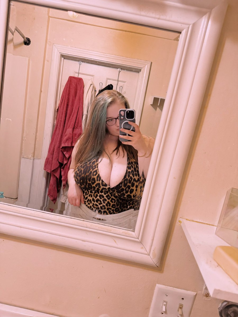 vanillav1xen's tweet photo. my only goal is for your bank account to be empty and mine to be full 

findom https://t.co/zBvBVS6K3x