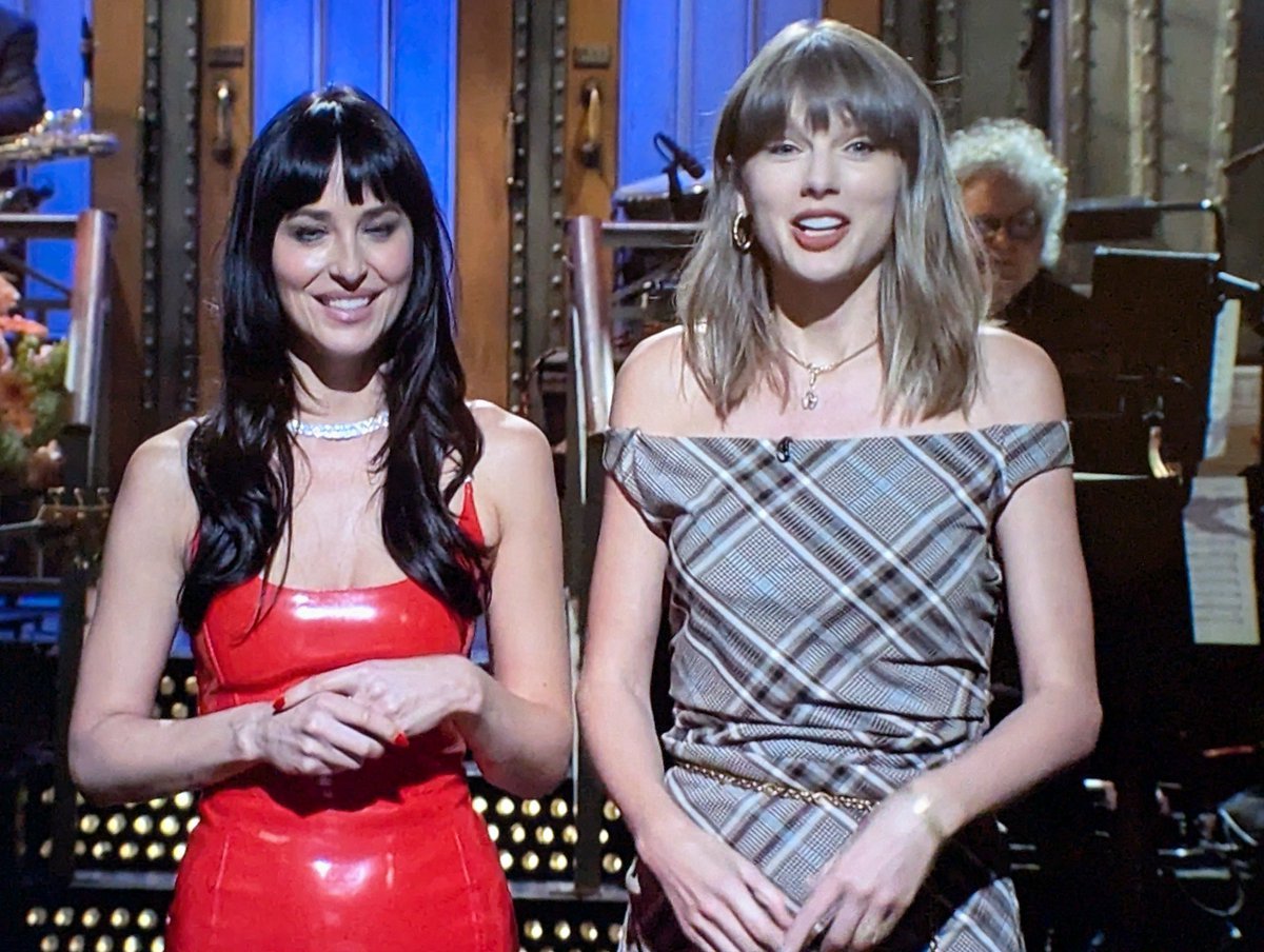 SwiftiesHQs's tweet photo. 🚨 TAYLOR SWIFT ON SATURDAY NIGHT LIVE!!! https://t.co/EZyRQOcCdc