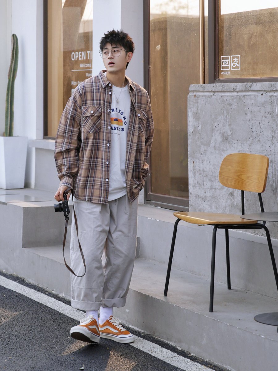 CharlesSancbcf's tweet photo. [Wearing a dye-draped shirt on stone steps, embracing elegant casual vibes that blend refined details with everyday charm.]， https://t.co/lNCX96CK4F