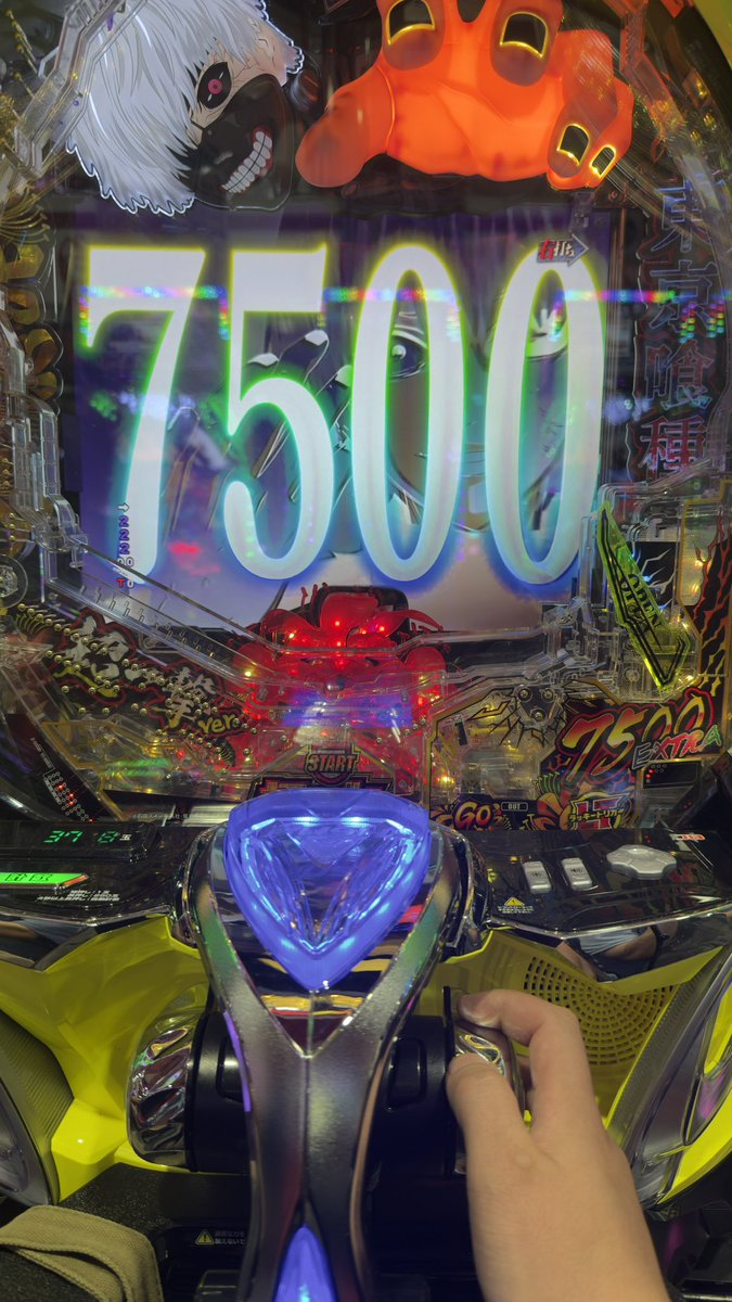 my_J1000's tweet photo. 本日は123＋N大阪本店に来店
1300人中のこの番号
まぁ狙い台のジャグラーシリーズは取れず
いつものように東京喰種の999へ
投資9000円の回収55000円でした。

明日は新台のマイジャグラー6が6台本店に導入予定ですね

明日も頑張りましょう💪 https://t.co/y3mmg7P87d