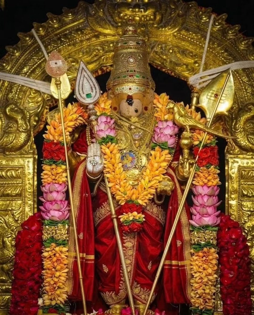 Kaalabala1's tweet photo. 🚩அலைகடல் முழங்கும் செந்திலம்பதியில்
அறுமுகக் கடவுளின் செவ்வொளித் திருக்கோலம்!

செவ்வானம் திரண்டொரு பட்டுடை மின்ன,
செம்பவளக் குன்றென நின்றருளும் நாயகனே! https://t.co/4SZA9VPfbu