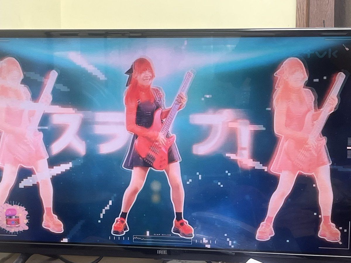 bb66711yoshi's tweet photo. 仕事中見る番組ないからTVKテレビ神奈川音楽番組見てたらまさかのスラップ星人MV🐸どこかで聞いた曲だなって🤣何気に凄いふぁみっこ🐸
#fami
#lovebites
#TVK https://t.co/RddxbnMxCB
