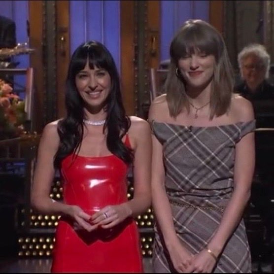 updateswiftbr's tweet photo. 🚨TAYLOR SWIFT E DAKOTA JOHNSON JUNTAS NO SNL. https://t.co/6pfD5McF8K