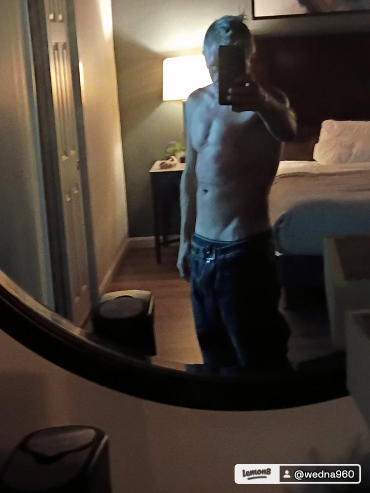 Andrew9i0Andrew's tweet photo. @cute_BMx 51 tell me do I have a Dad BOD? PLEASE N NICE 🙂 https://t.co/zTFs4yfYhX