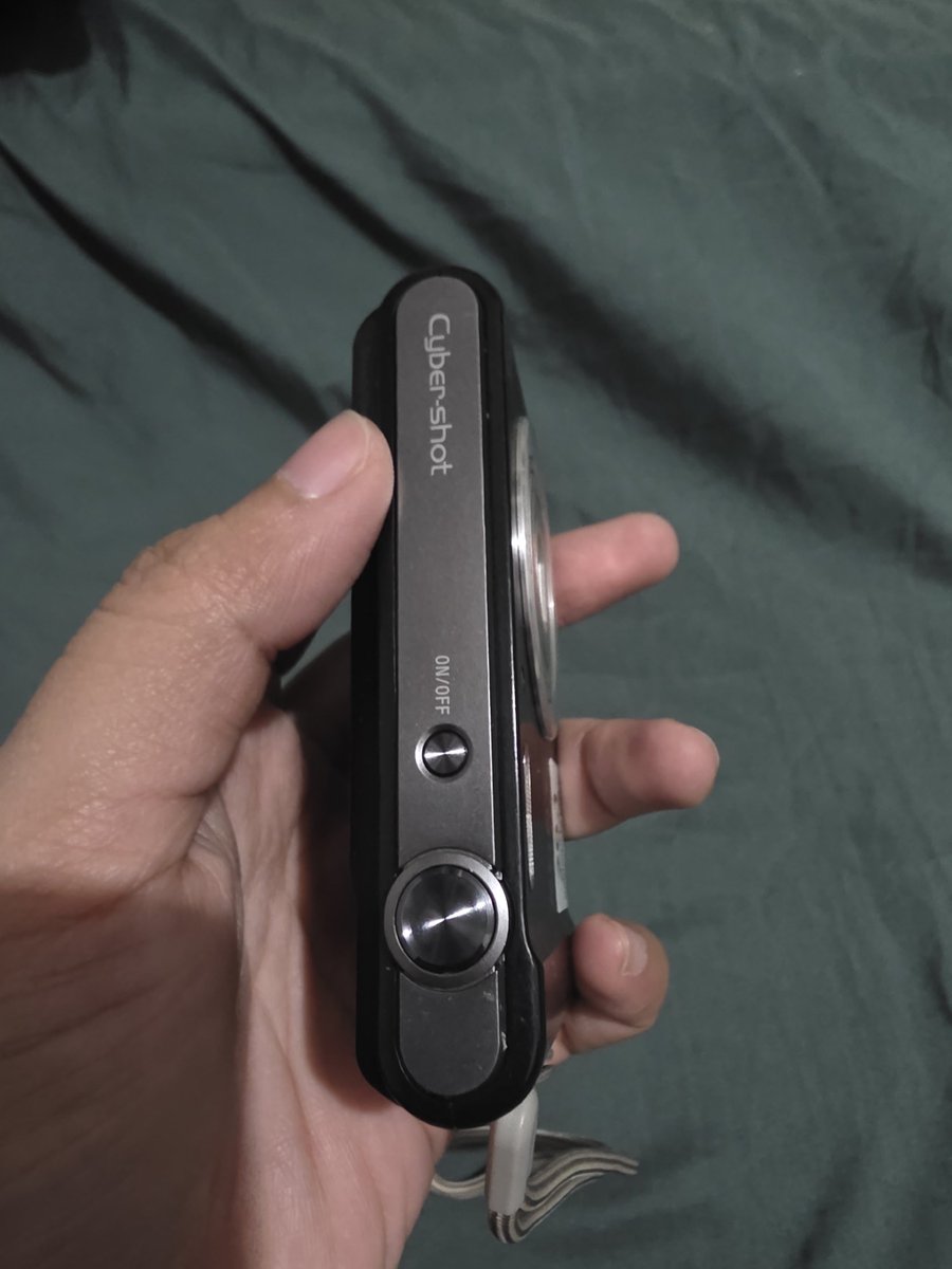 PassMelon2's tweet photo. wts lfb ph sony cybershot dsc-w800 digital camera digicam

Barely used | still in very good condition | 1st owner 

Inclusions
• Camera Pouch
• Wrist strap
• 2 Sony Batteries
• Charger
• 8GB Sony SD Card

tags wts lfb ph digicam digital camera https://t.co/pfCDj009jU