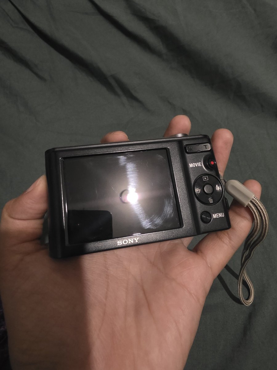 PassMelon2's tweet photo. wts lfb ph sony cybershot dsc-w800 digital camera digicam

Barely used | still in very good condition | 1st owner 

Inclusions
• Camera Pouch
• Wrist strap
• 2 Sony Batteries
• Charger
• 8GB Sony SD Card

tags wts lfb ph digicam digital camera https://t.co/pfCDj009jU