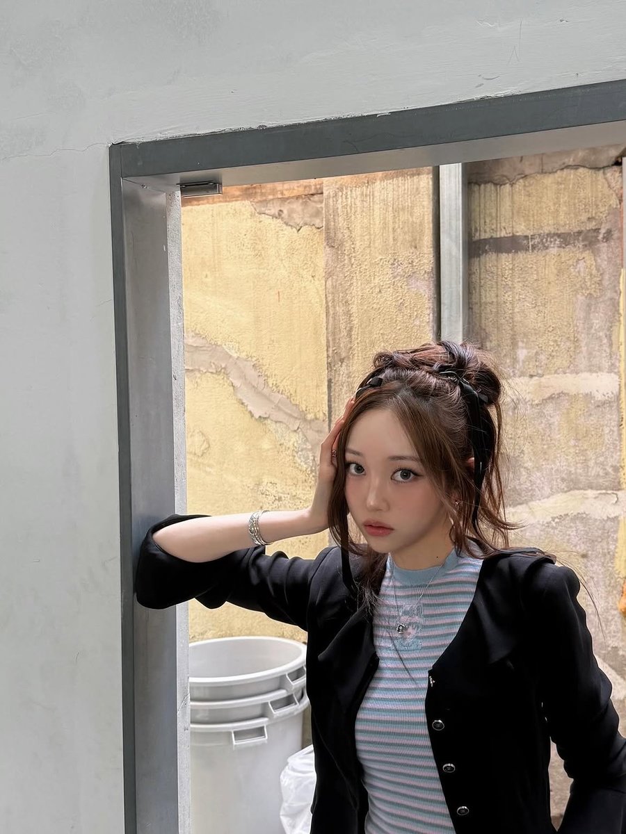 oungseo's tweet photo. https://t.co/aF3xZIT9Ny https://t.co/ejmNsjQQQN