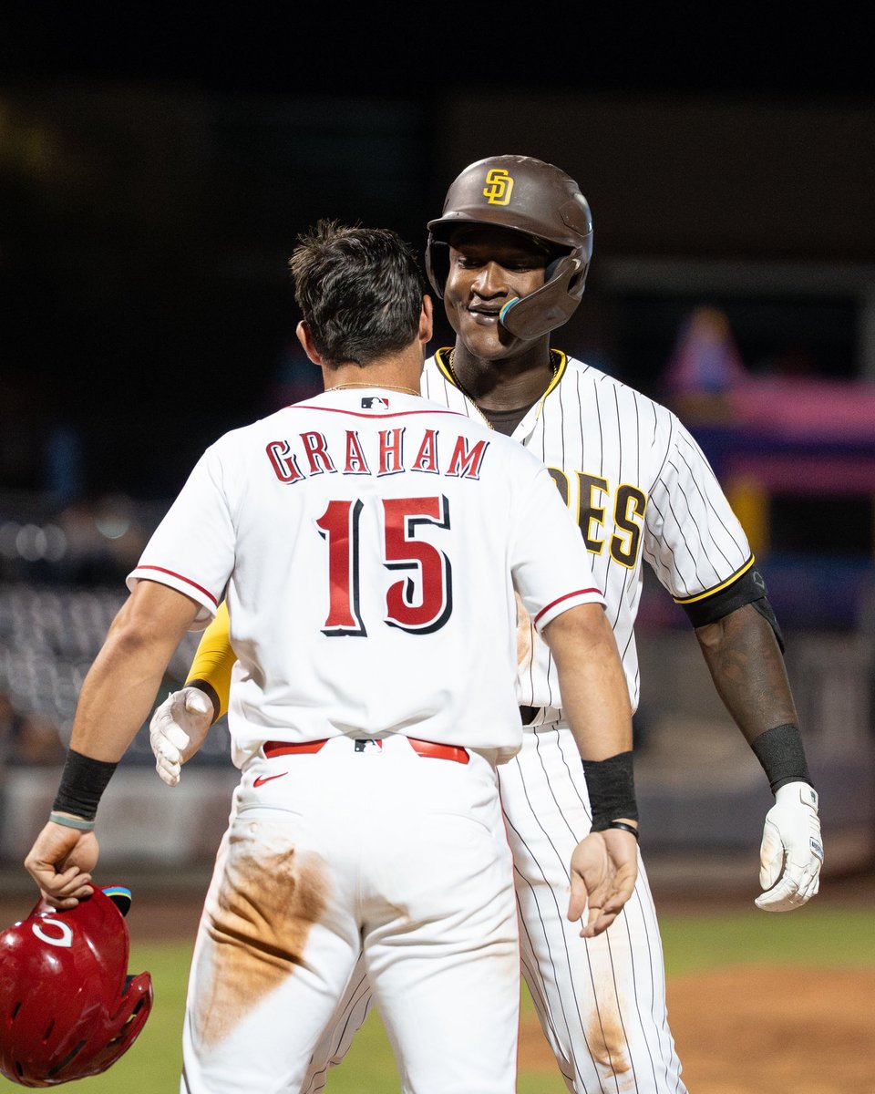 MLBazFallLeague's tweet photo. BLASTED. 1️⃣1️⃣0️⃣.6️⃣ MPH EV

Padres No. 26 prospect Alex McCoy destroys a baseball to pull the Javelinas within a run. Peoria trailed by six entering the fourth inning. https://t.co/Hhib2ClDEg