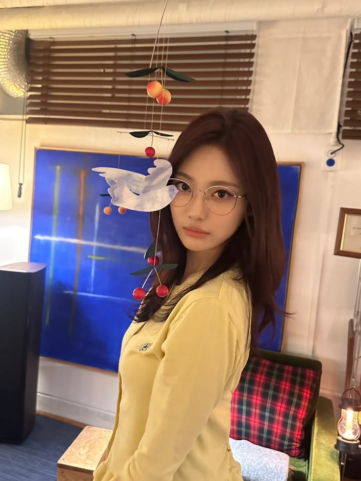 fcirydxst's tweet photo. ⠀

୭˚. ᵎᵎ 𝐂𝐚𝐟𝐞 𝐂𝐨𝐦𝐦𝐚 𝐇𝐚𝐩𝐣𝐞𝐨𝐧𝐠
11.10 AM  ⋮ October 04, 2026

Loving today's OOTD and finally found what I'm going to do! Books and fashion（„• ֊ •„）

⠀ https://t.co/BzZNjVIxf0