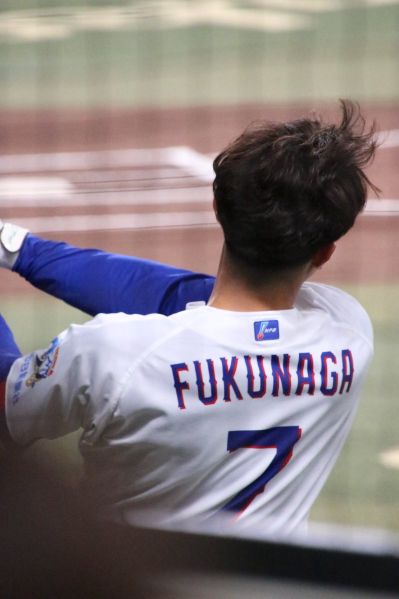 bigteacher_7's tweet photo. 髪が伸びてる時の素振りは髪がふわってなるのがとても良い(ﾉ)`∨´(ヾ)躍動感 https://t.co/fEaDM3ujKk