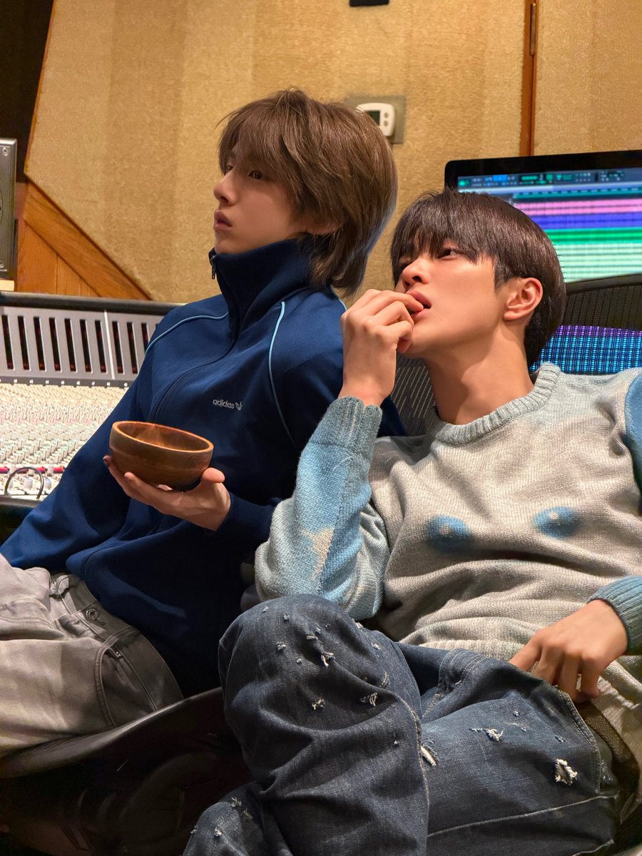 keontaku's tweet photo. 코르티스 인스타 LA컨포 비하인드 건호 (2) https://t.co/AoFej5sMZt