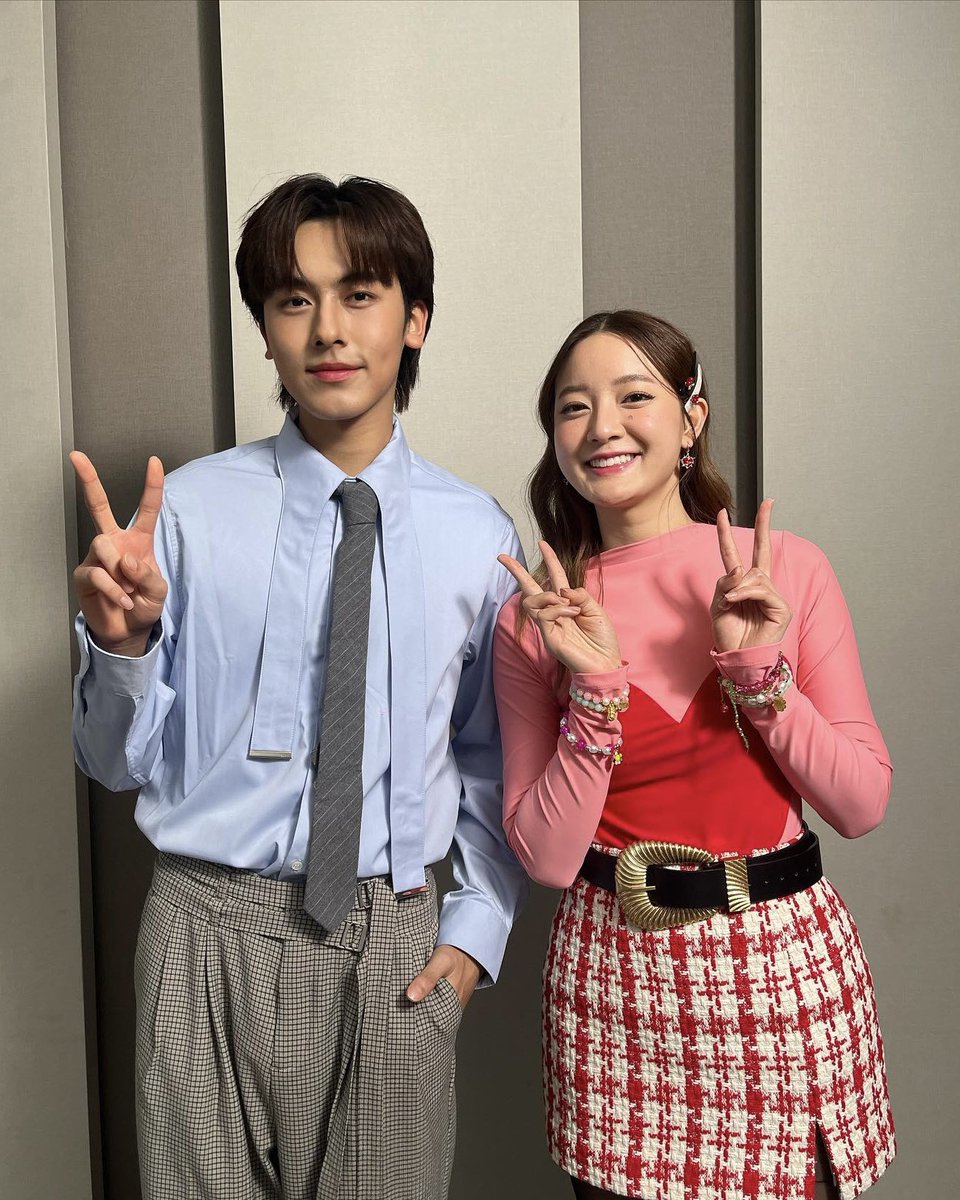 porplax's tweet photo. อิงค์ : ขอบคุณนะครับ พระเอกเอมวีของพี่

น่ารักจัง น้องกรพี่อิงค์ ปิดทองหลังใจ 🥺♥️ https://t.co/keboQp5LW7