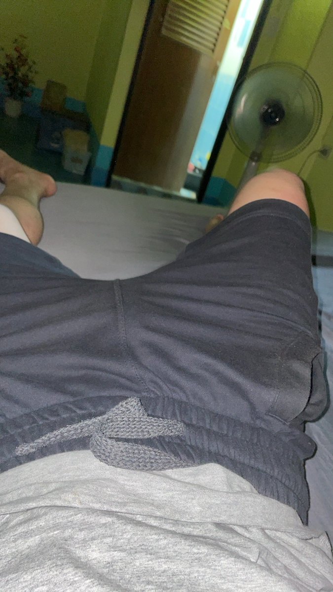 ChitKok54193635's tweet photo. 👅 https://t.co/ziEEYzPDQo
