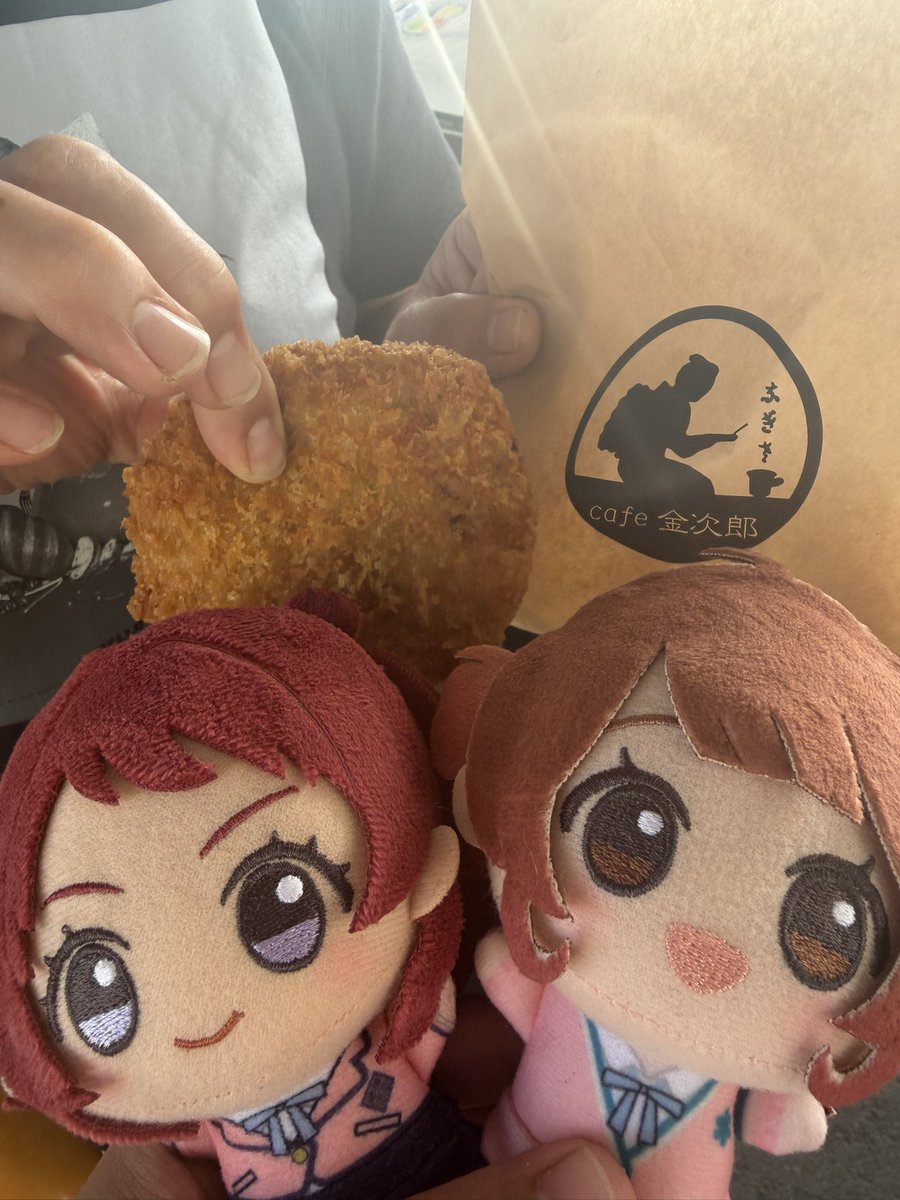 otomone_TN2's tweet photo. 保田小学校でイカメンチ

……咲季さんそんな目で見ないでください。

ちょ、ごめんなさいって…！ https://t.co/goE2TpO0KG