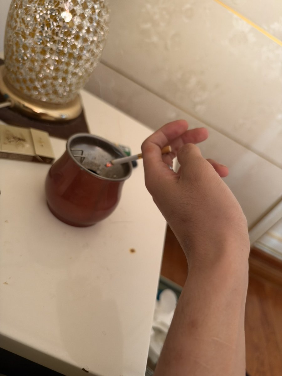 5ay24u's tweet photo. 傻逼辛苦挣的钱随便骂几句 就翻着白眼用硬着的狗吊输入支付密码 脑子里无限循环爹的粗口 真是傻逼死了🤑
#直男s #直男崇拜 #男性崇拜 #傻逼男同 #ATM奴 #无脑傻逼 #报销奴 https://t.co/Kp2xTUtlEJ