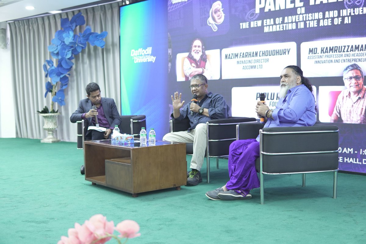 thenewslens24's tweet photo. Day 2 of Yamaha presents JMC Media Buzz 2026 featured an insightful panel on how AI is transforming advertising and influencer marketing. @MoJoJamil

#JMCMediaBuzz #JMCOnlineMojo https://t.co/YOXvA7uOZ4