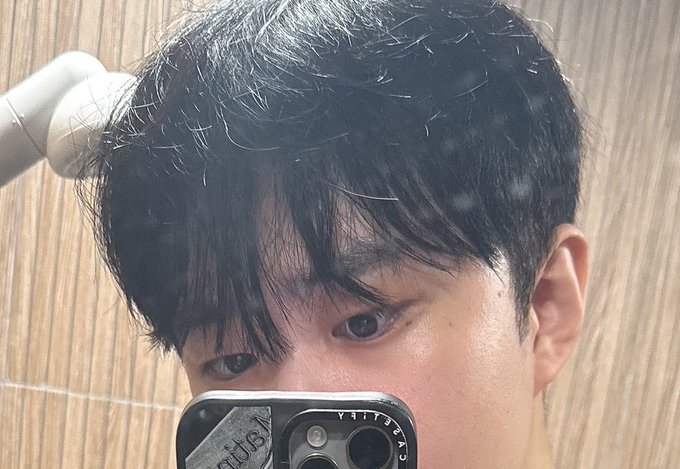 hells_chrisrr84's tweet photo. 두피 상태가 말도아님 #ㅇㄹ #게친소 #게이 #ㄱㅊㅅ https://t.co/YeKH2CFrY6