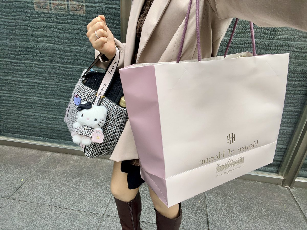 miri202020's tweet photo. アウターイベント行ってきた💖
まりんさんとお話しできて幸せ💘
なのにタブロイド貰い忘れました...😩

後ほど試着レポ致します✨思いがけない商品が気に入りました...🔥
#herlipto https://t.co/yltwOoBLSK