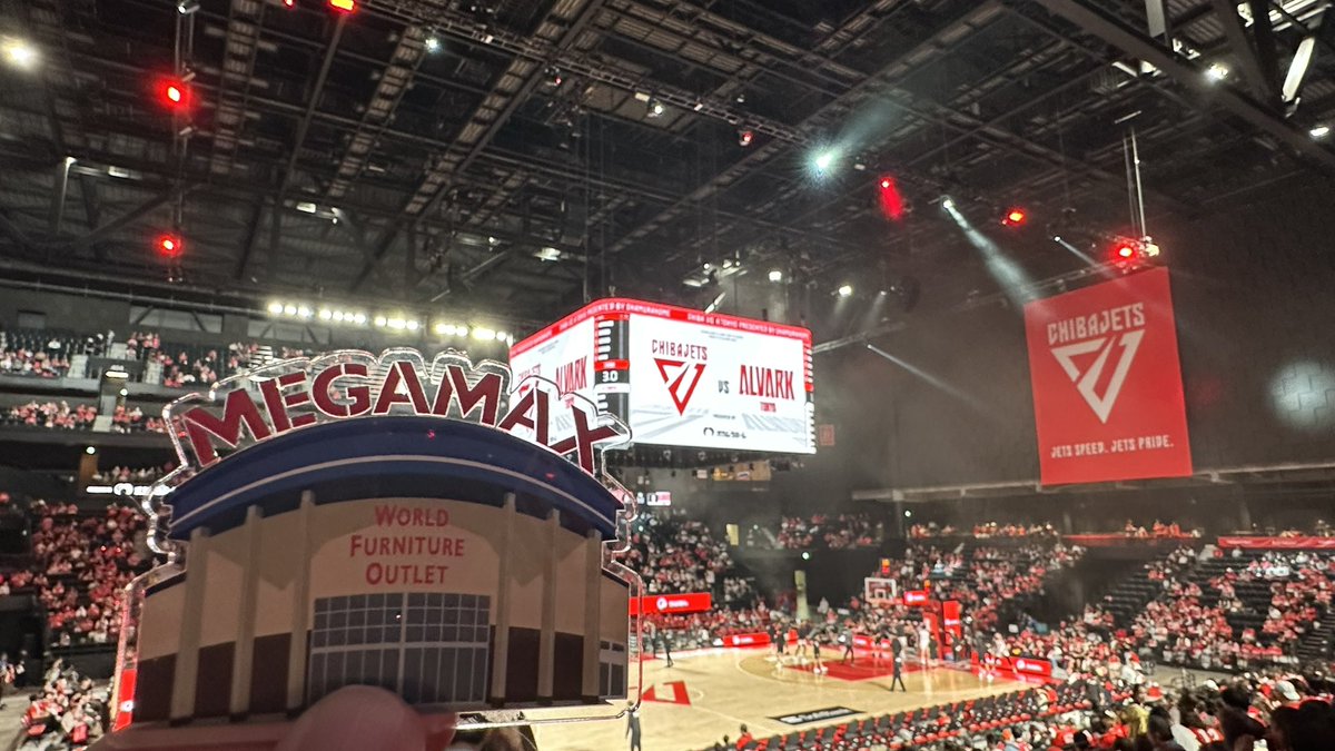 MEGAMAXofficial's tweet photo. 会場に入りましたぁぁぁ!
#MEGAMAX
#千葉ジェッツ https://t.co/nFY2awkkfr