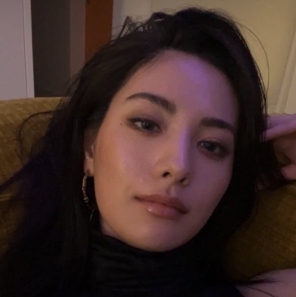 imjinaheaven's tweet photo. alexa play girlfriend by bigbang https://t.co/8NU2i7KDi6