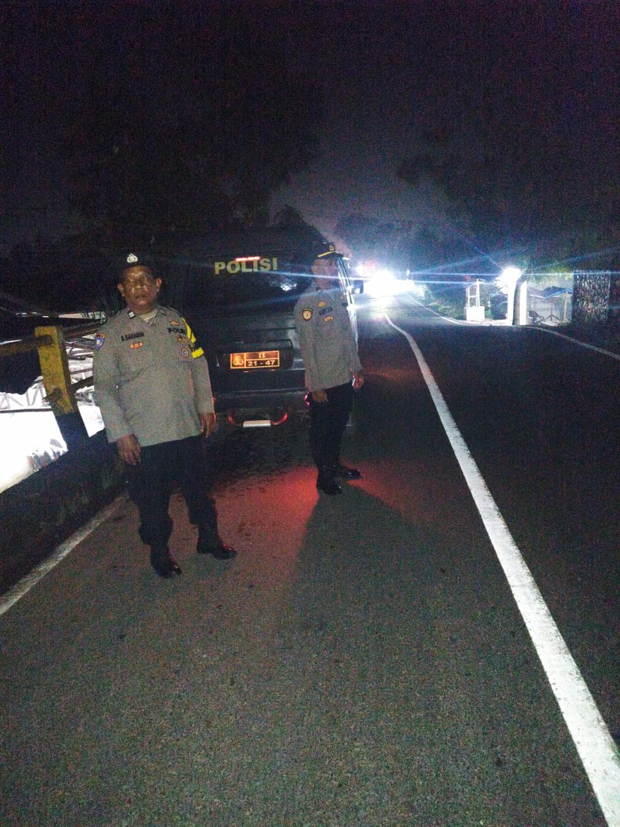TanjungHumas's tweet photo. Personil Polsek Tanjung Beringin melaksanakan Patroli Blue Light Guna Antisipasi Geng Motor, Begal dan Kejahatan 3C di Wilkum Polsek Tanjung Beringin. https://t.co/M8bh0l7XZy