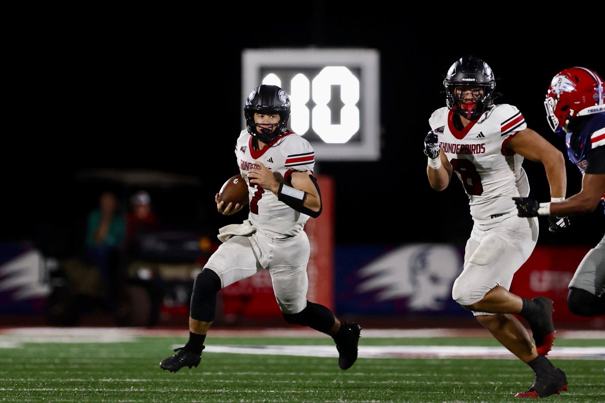 SUUFB_'s tweet photo. Burns’ Big Night Powers T-Birds Past Trailblazers in Battle for the Ax

🗞️: https://t.co/xuE5wIT1XJ

#EarnIt ⚡️ #TBirdNation ⚡️ #RaiseTheHammer https://t.co/6Ev0LOOnvZ