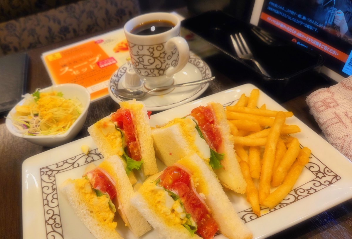 P0PK0N's tweet photo. 元町珈琲初めて入った〜☕✨
サンドイッチもポテトも最高🎶

雰囲気もオシャレでまた行きたいな₍ᐞ•༝•ᐞ₎◞ ̑̑ https://t.co/uuwNNHhwA5