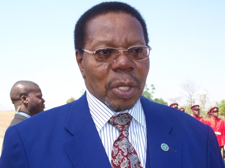 General_wongie's tweet photo. The hospitals are dying from Mzimba to Kamuzu Central to Queen Elizabeth, Malawi's sick are sleeping on the floor.

After former President Bingu wa Mutharika died in 2012, a commission of inquiry was established. https://t.co/p1enAHcfSc