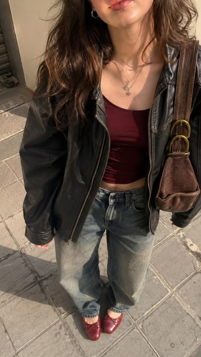 maguistd's tweet photo. como me ve pinterest?

idol, tatuaje, estética, outfit https://t.co/MhfEscLxeM