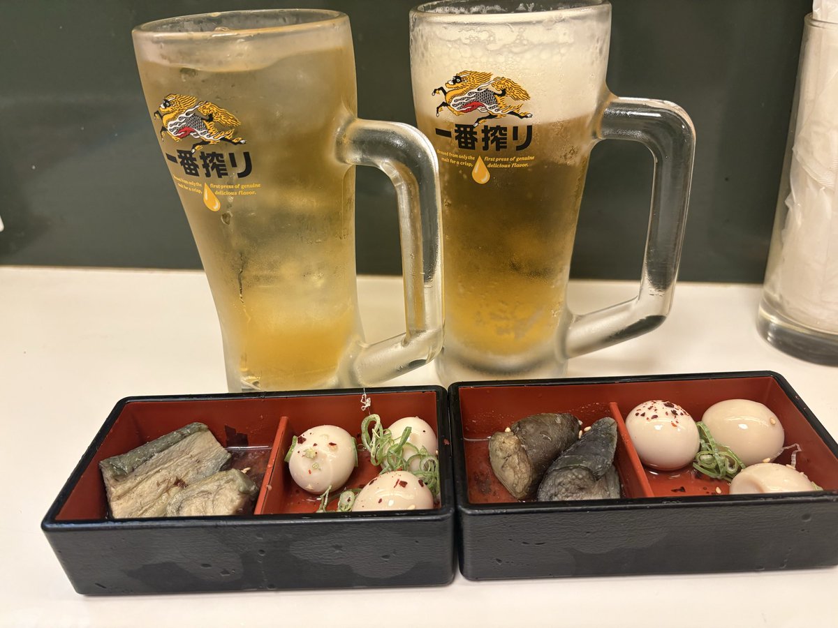 EsoCBWYurELWAPx's tweet photo. 昔ながらの雰囲気が漂うレトロ大衆居酒屋🏮飲み���が安い🉐のが気に入りました😗
#串カツ・おでん・味のたぬきや
#鶏のたたき
#おでん
#串カツ https://t.co/wE1rXSHVjb