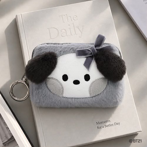Itsmeannxsa's tweet photo. ANOTHER DAY ANOTHER GIVEAWAYS FOR ARMYS! 

🧸 CHIMMY POUCH 🧸

📌  MUST FOLLOW THIS ACCOUNT &amp; RT THIS TWEET 

⏰ WILL ANNOUNCE WINNER NEXT FRIDAY!  

GOODLUCK ARMYS! 

#BTSinMY #BTSinKL https://t.co/YKN69EJYRs